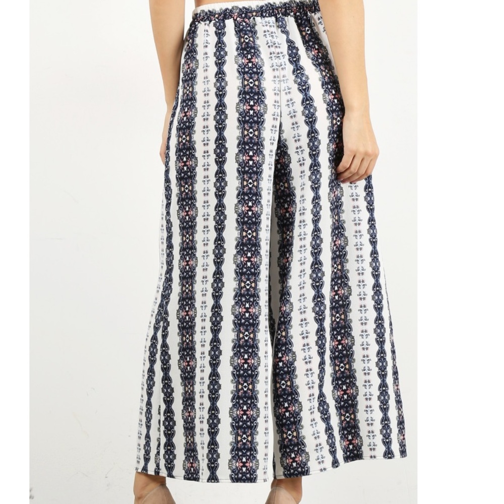Plus Sz Paisley Border Print Wide Leg Capri - Picture 4 of 7
